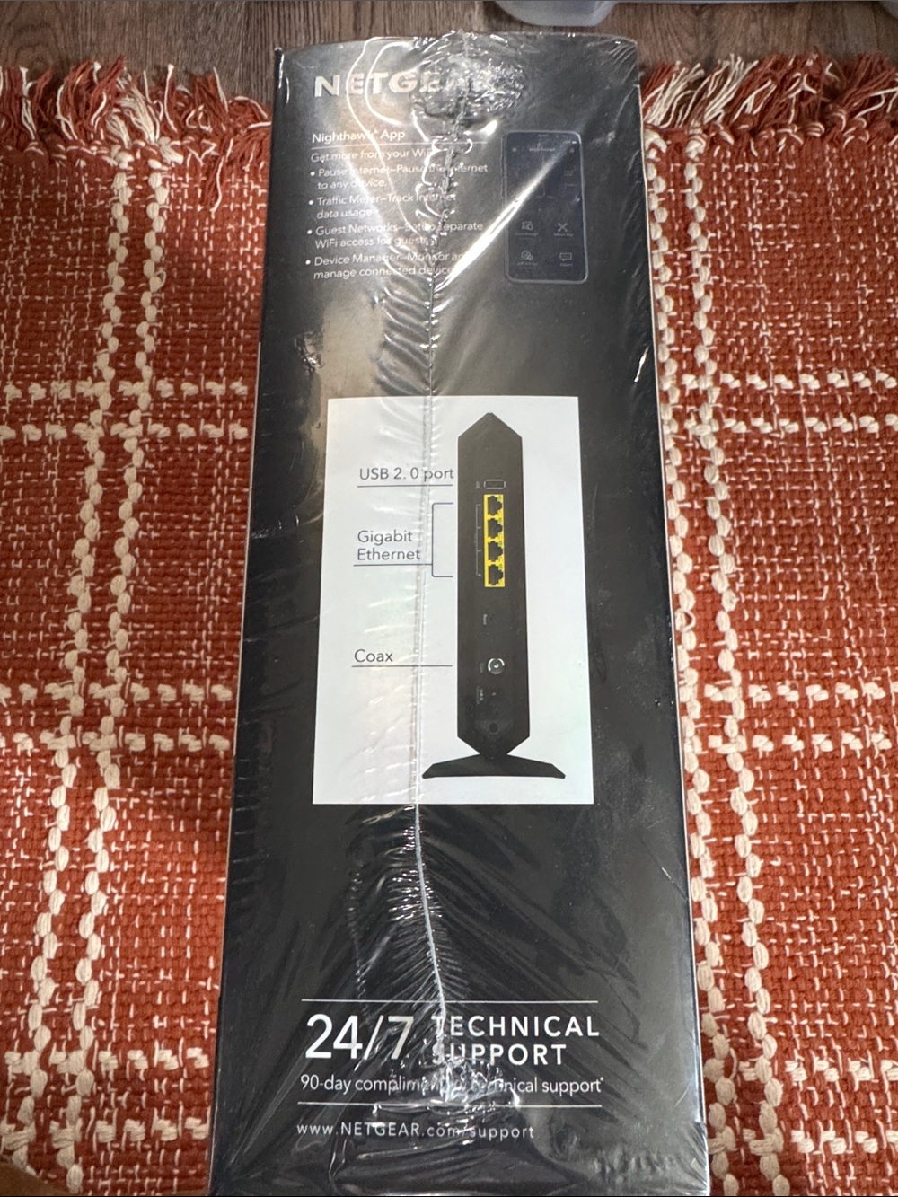 NETGEAR Nighthawk AC1900 WiFi Cable Modem Router - Picture 5 of 9